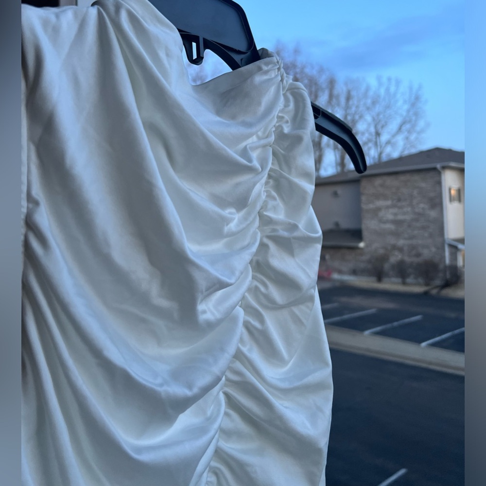 π Elegant White Sleeveless Stretchy Frilly Dress Size L - Picture 10 of 13